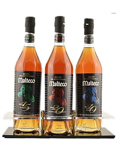 Ron Malteco Panamá Display avec 10 / 15 / 20 ans (3x70 cl.) 210 cl.